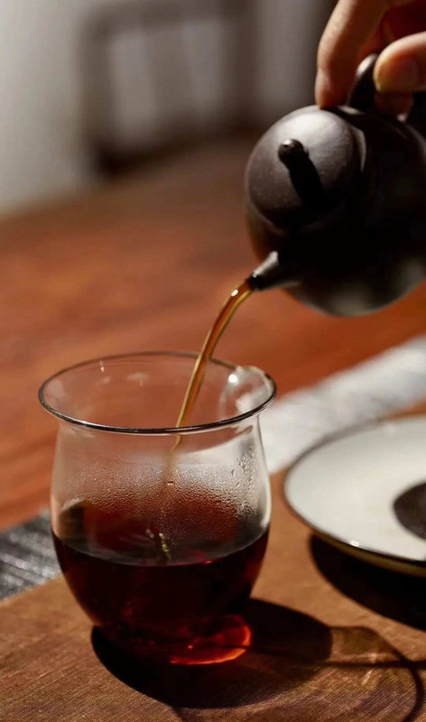 What Teaware Enhances the Richness of Dark Tea? What Teaware Enhances the Richness of Dark Tea?