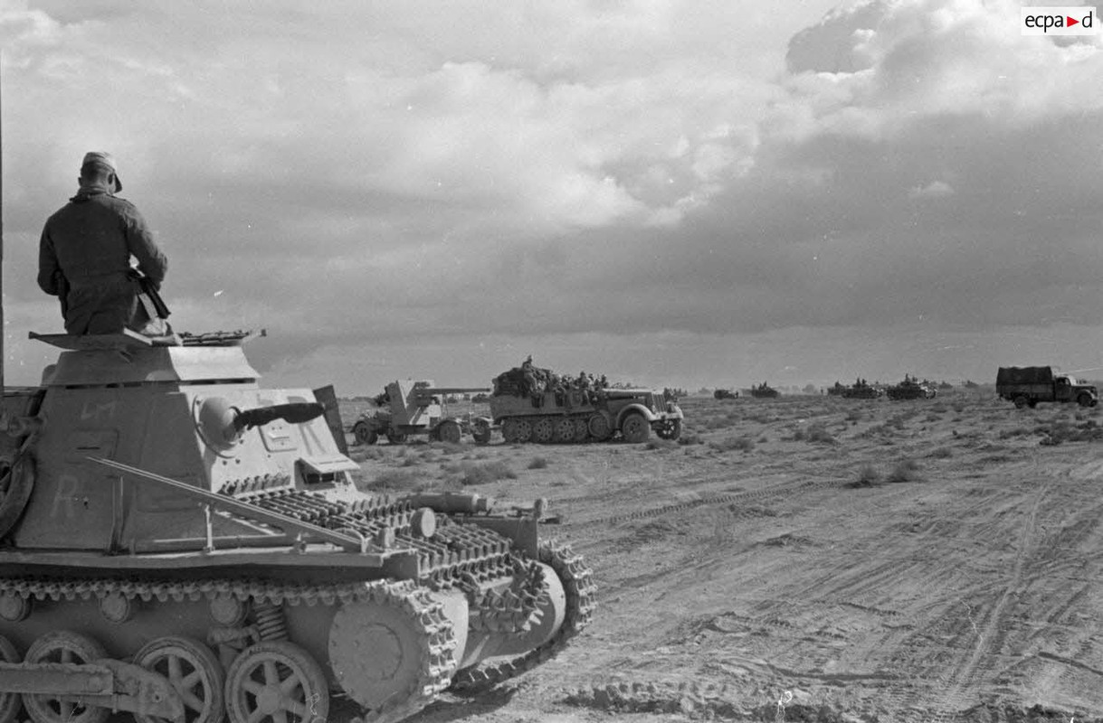 Un char de commandement (Befehlpanzer I) du Panzer-Regiment 8.