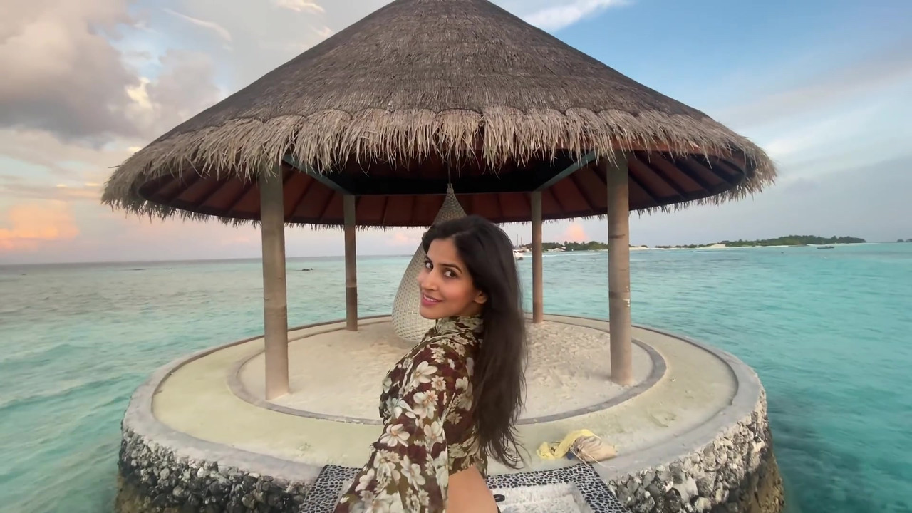 [Image: yt5s-com-Maldives-Vlog-I-Sakshi-Malik-1080p-35.jpg]