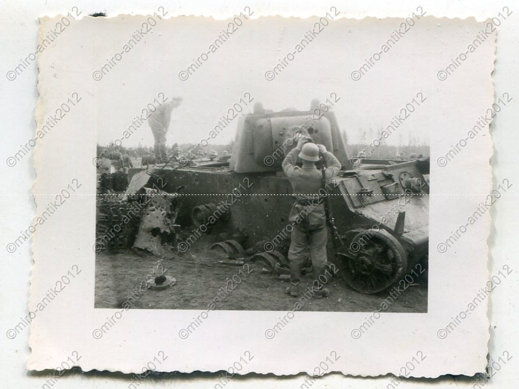 Foto, Inspektion eines zerstörten Panzer KW-1, Ljuban, Russland,