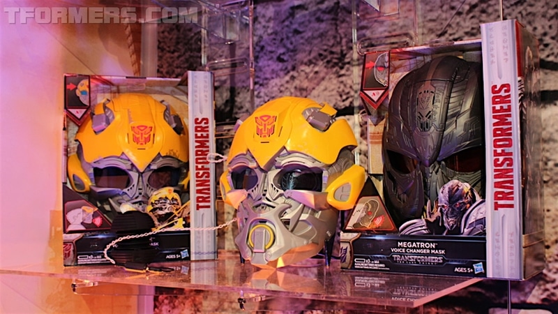 MORE Transformers Showroom Images Trypticon, Tit