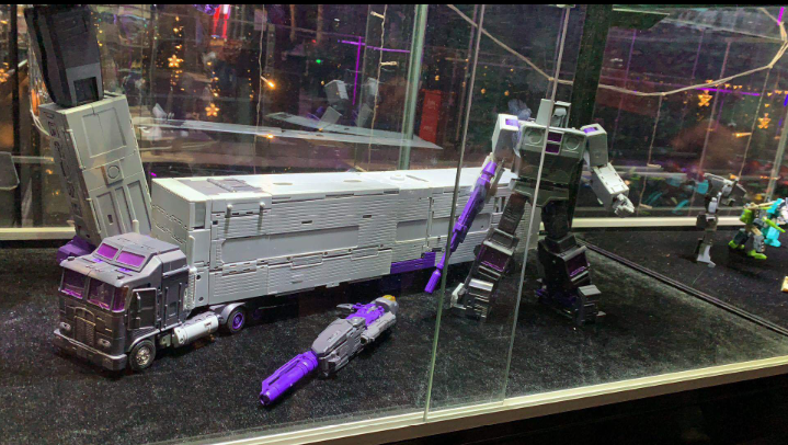 DX9-Attila-Combiner-Capone-Color-Prototype-04