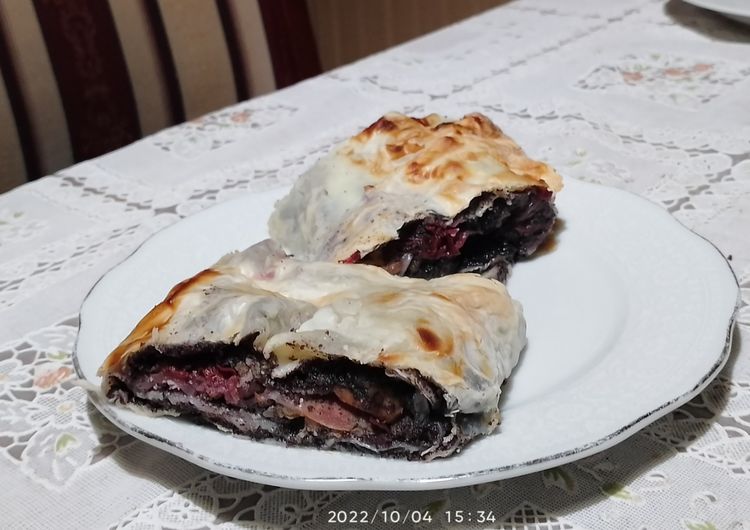 https://i.postimg.cc/jj8Tpn0k/meggyes-makos-almas-r-2022-10-04.jpg