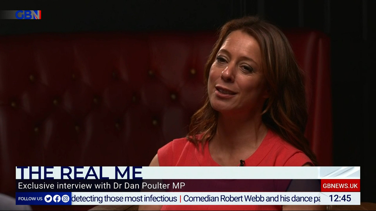 10.14 - 12.00.00 - The Briefing Lunchtime with Gloria De Piero. Your ....ts_snapshot_47.04.367