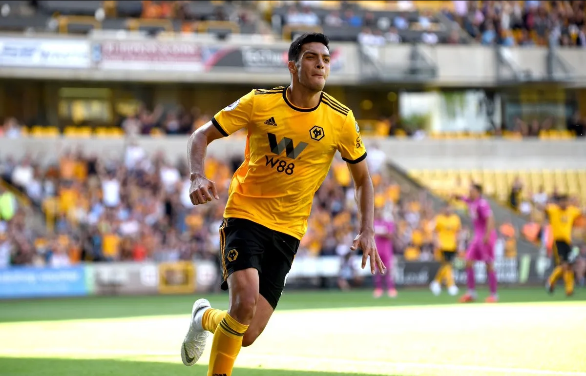 Entrenador de Raúl Jiménez no lo ve en forma para el Mundial