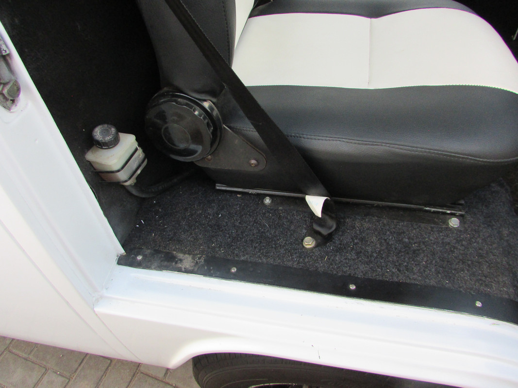 Bay seat belt points (1)