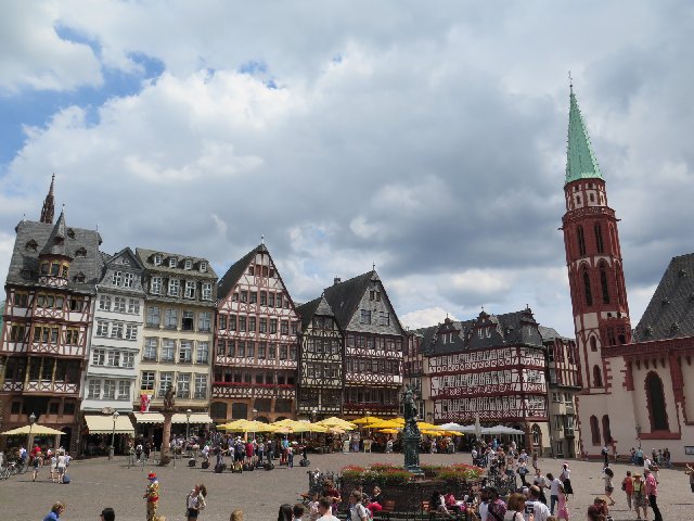 DIA 1: Escala en Frankfurt y llegada a San Petersburgo - RUSIA LOW COST: Una semana entre S. Petersburgo y Moscú (3)