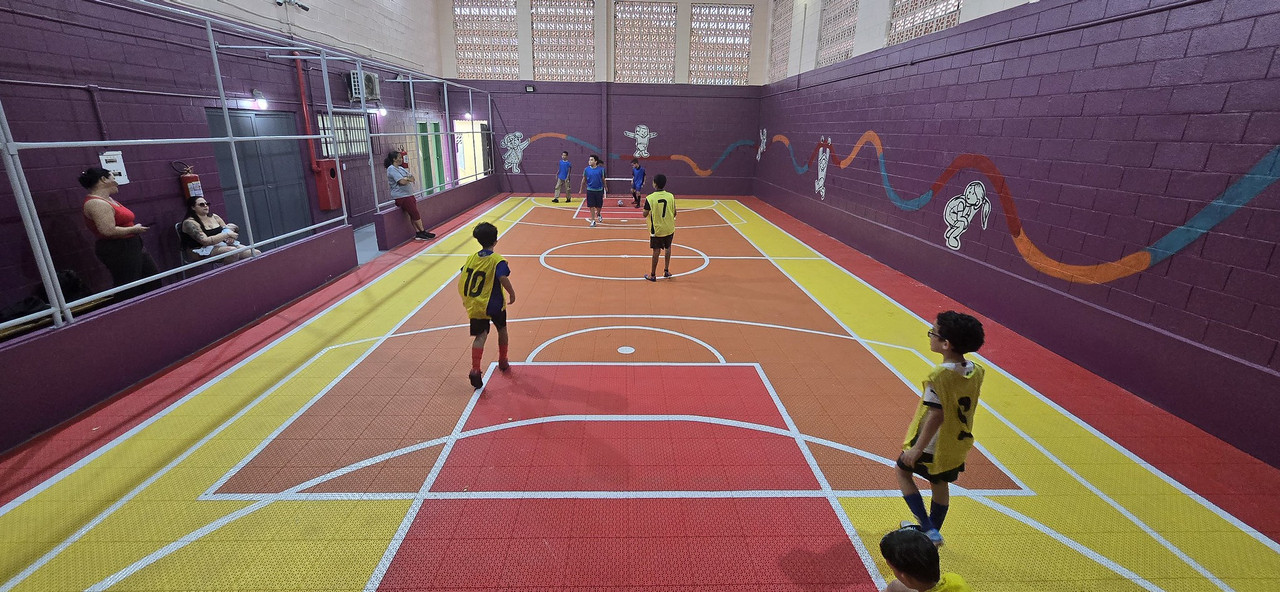 Alunos usam espaço revitalizado da escola no Morrinhos III