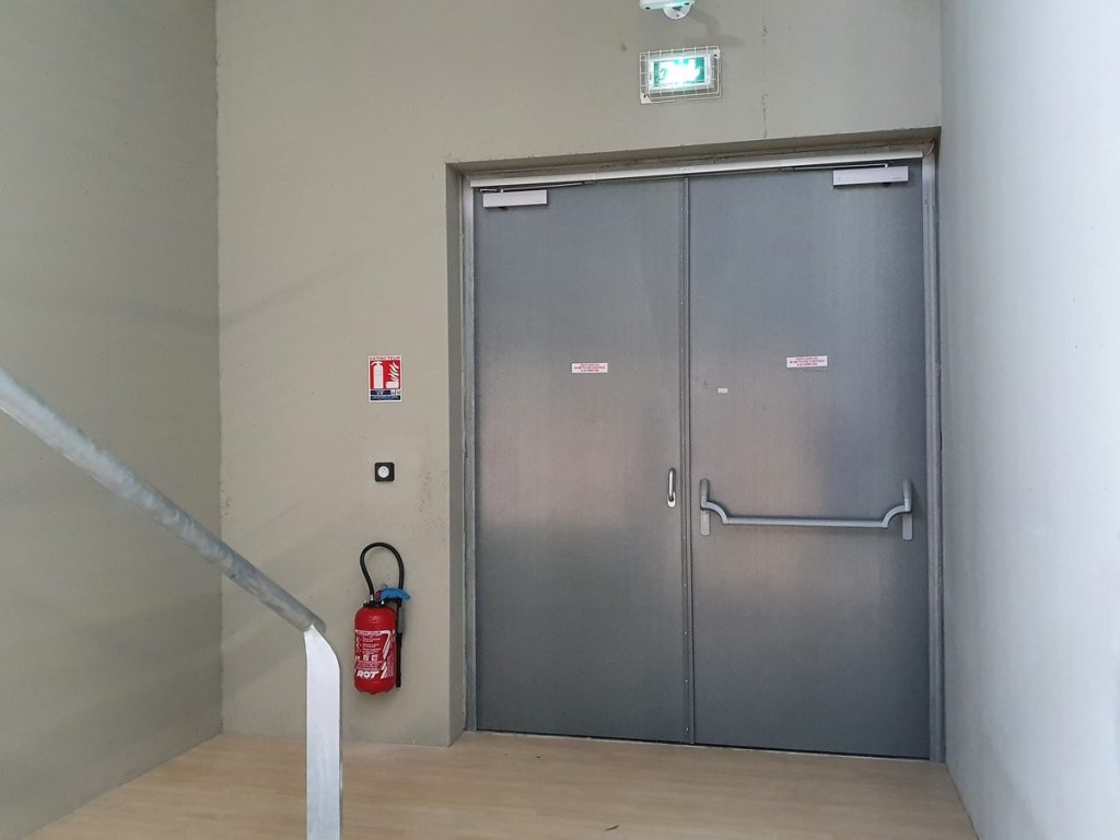 Porte coupe-feu double vantaux