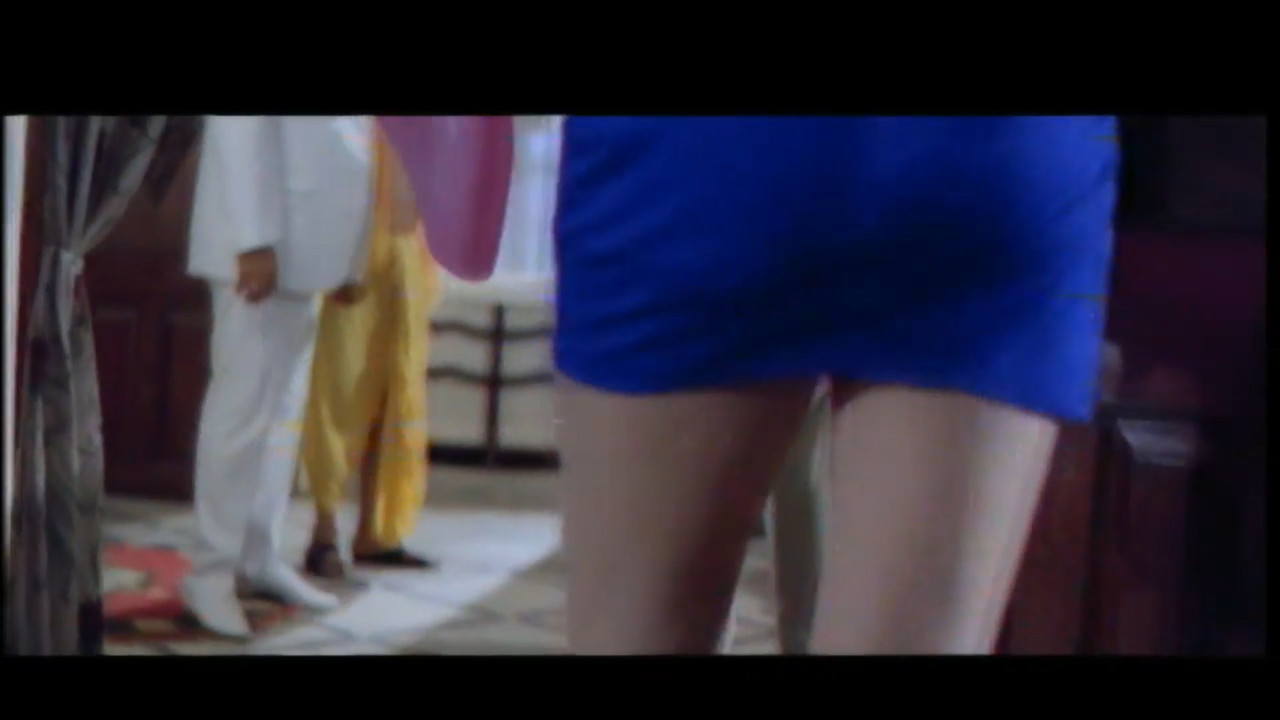 Geetha Molesting scene from aajkagoonda.mp4_snapshot_00.01.715