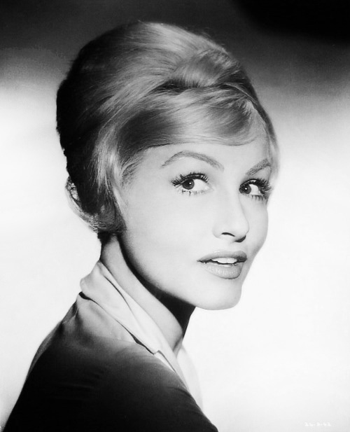Julie_Newmar_ma91