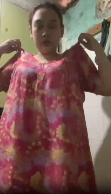 Tante Mau Mandi Dulu