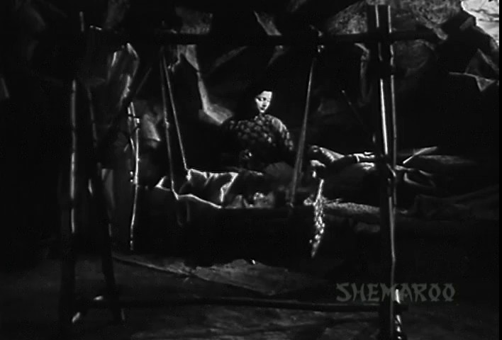 Dr-Kotnis-Ki-Amar-Kahani-1946-DVDRip-Hindi-480p-AVC-AAC-2-0-ESub-mkv-0004