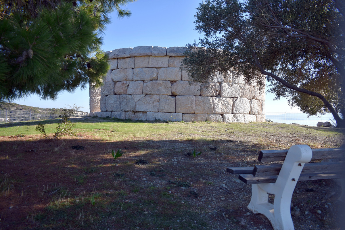 Ταφικό Μνημείο (11)