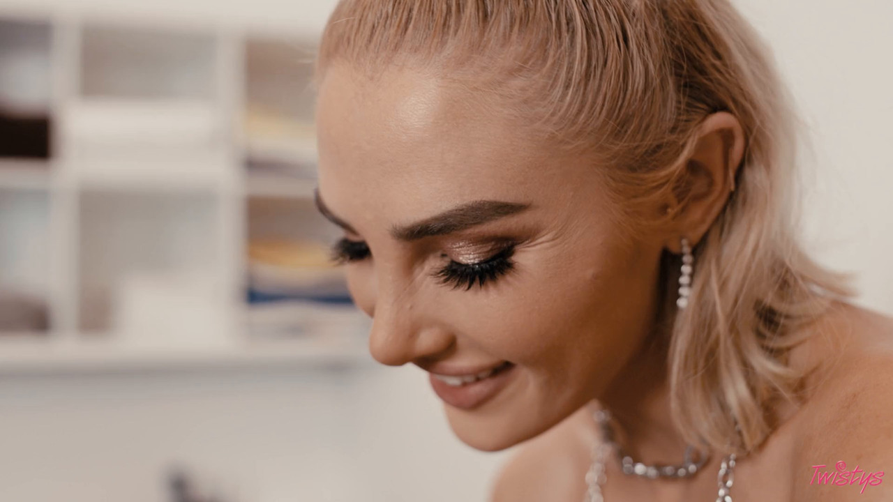 Kylie Rocket  Kenzie Anne - Working Up A Lather - TWISTYS.mp4.0001