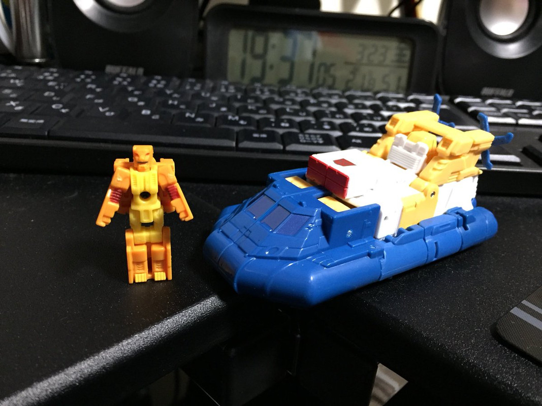 12-Takara-Tomy-Legends-LG-64-Seaspray-LG-65-Targetmaster-Twin-Tw