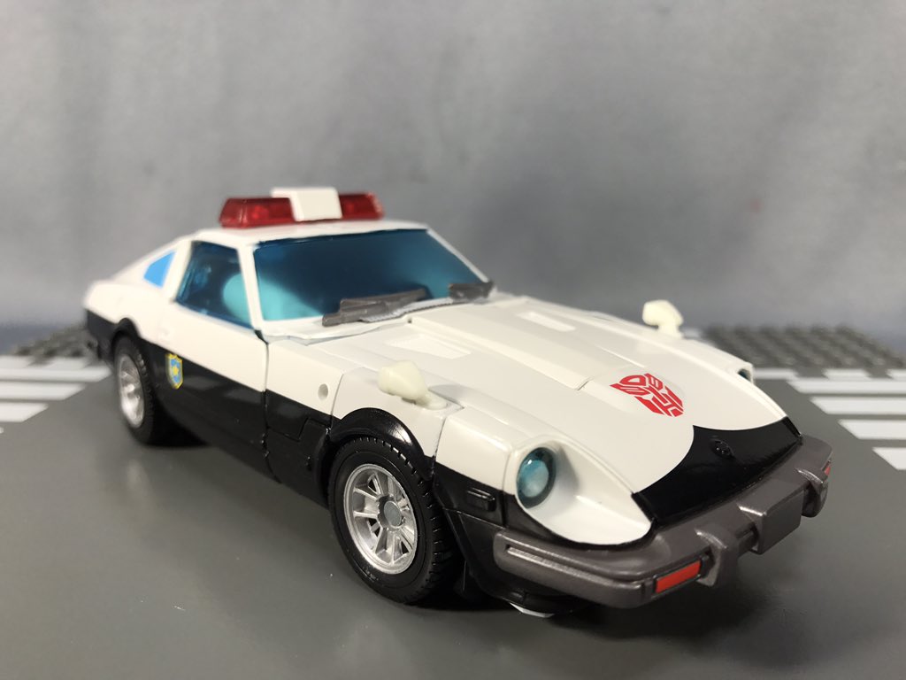 05-Masterpiece-MP-17-Prowl