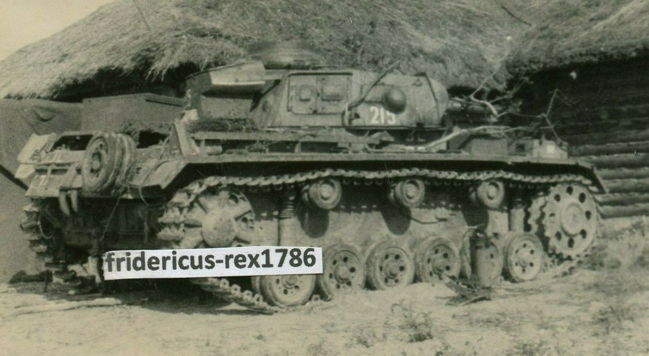 Foto Panzer Tank PzKpfw III Rückzugskämpfe 1945 westlich von Warschau