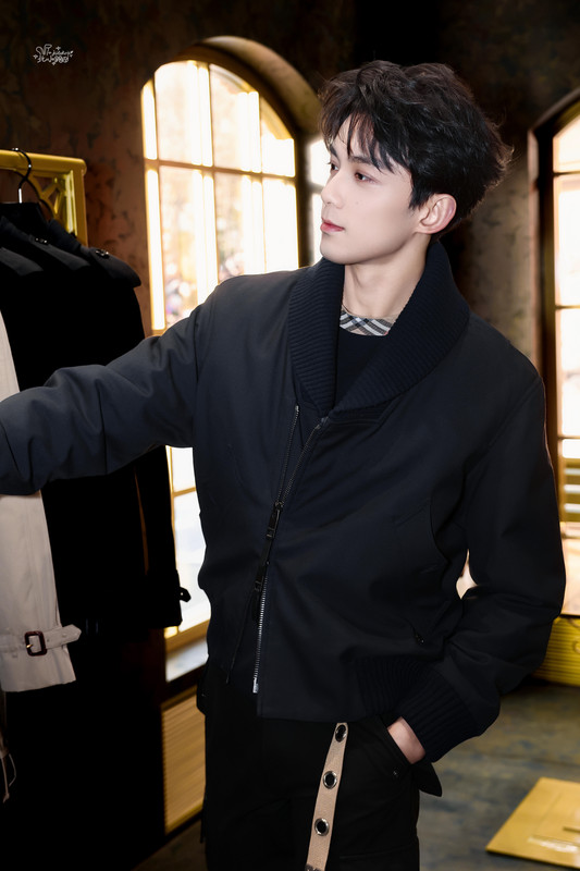 wulei 008f7pl Ygy1i7tbql0yh1j33vn5thqv8