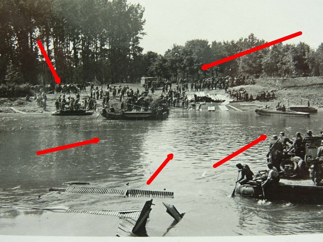Foto Frankreich, Übergang über die Marne, Pioniere, Schlauchboote,