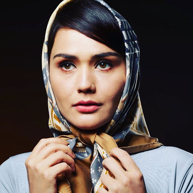 7 Potret Senk Lotta di usia kepala tiga, cantik dan memesona