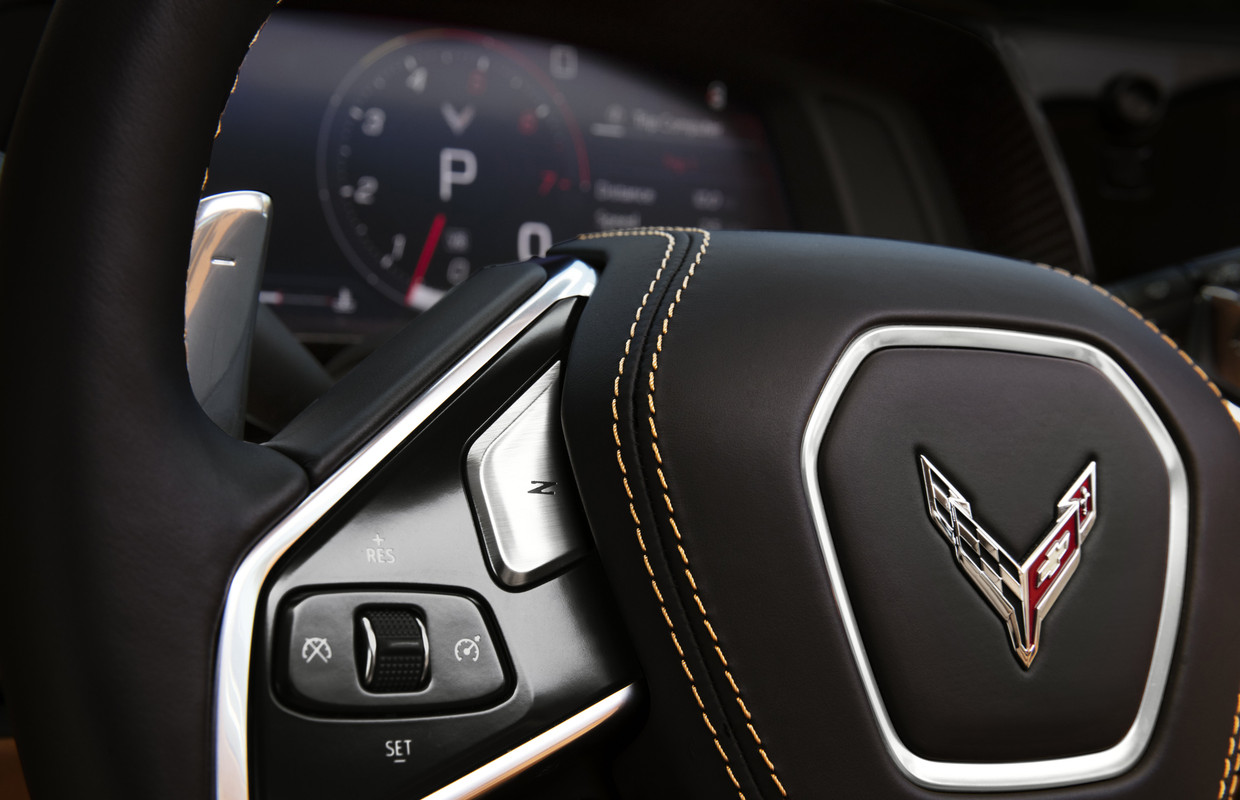 2020-Chevrolet-Corvette-Stingray-027