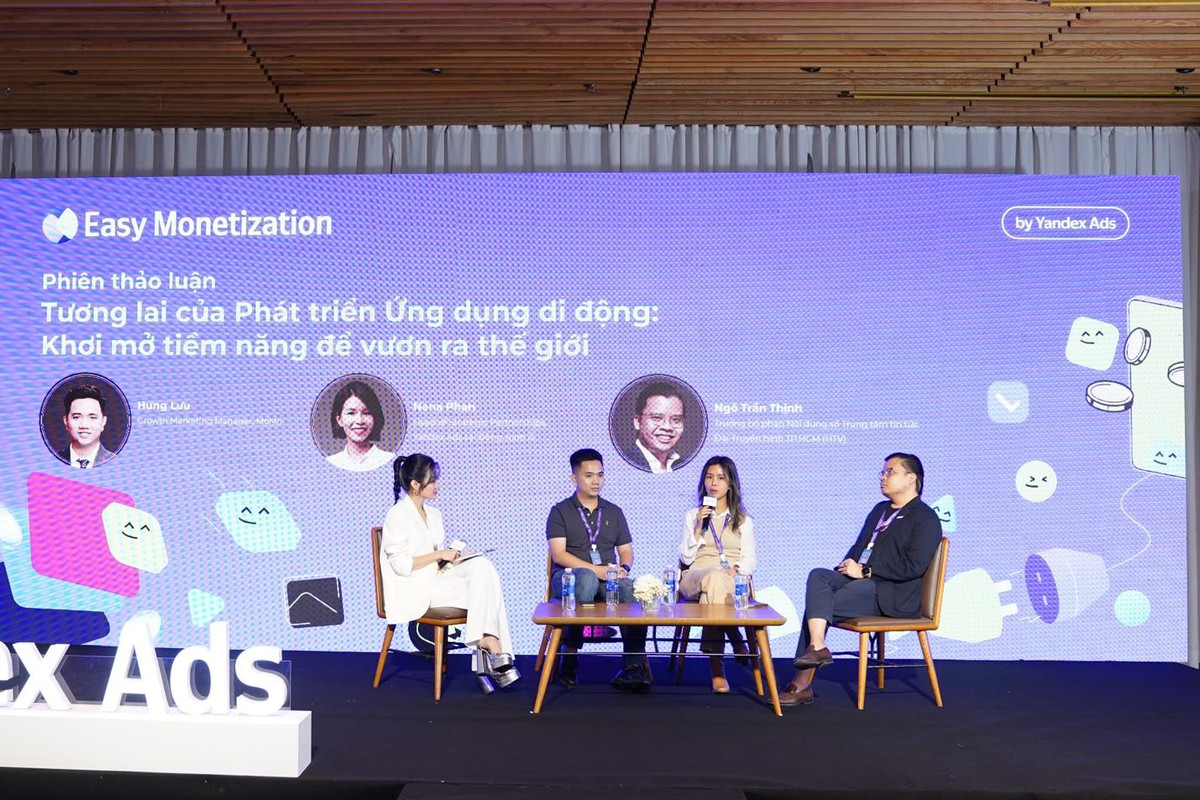 A group of people sitting on a stageDescription automatically generated A group of people sitting on a stageDescription automatically generated