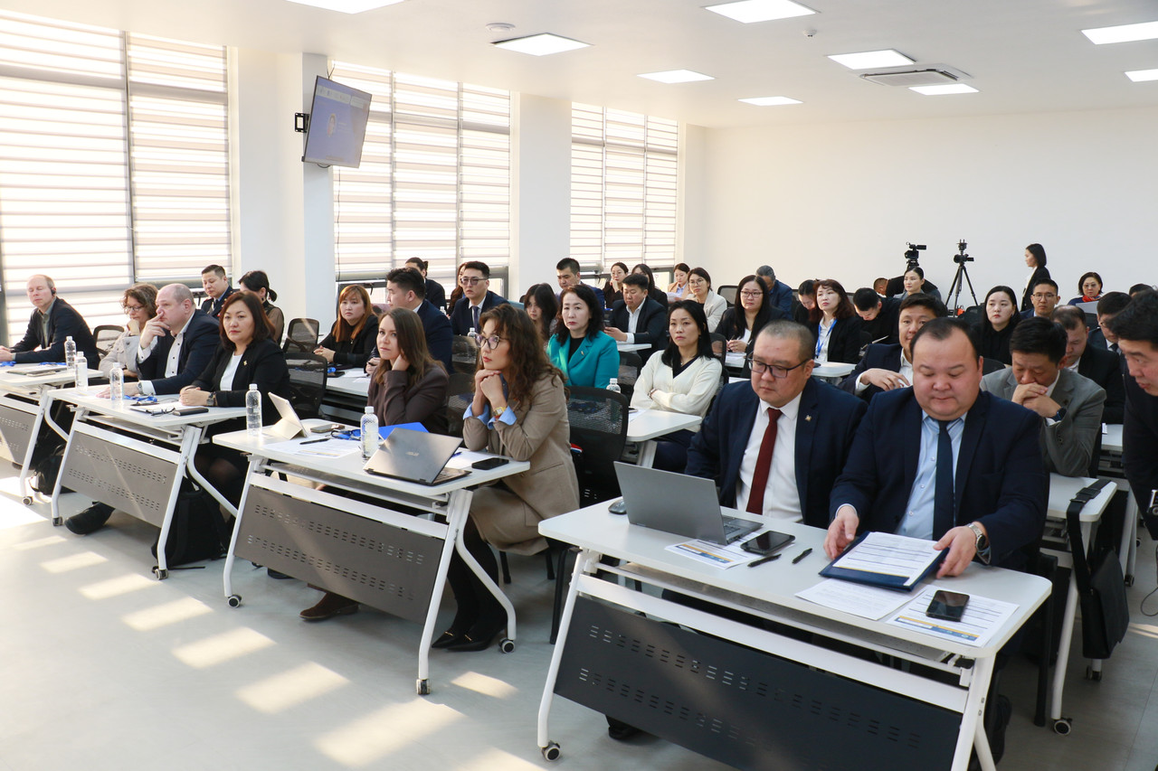 Өсвөр насны хүнд холбогдох эрүүгийн хэргийг хянан шийдвэрлэх тогтолцоог боловсронгуй болгох асуудлыг хэлэлцэв