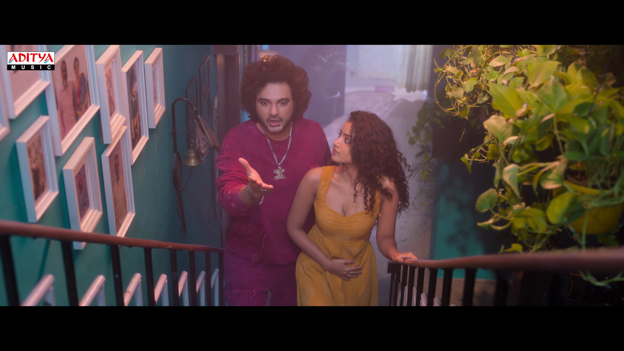 vlcsnap-2024-04-16-19h50m14s094