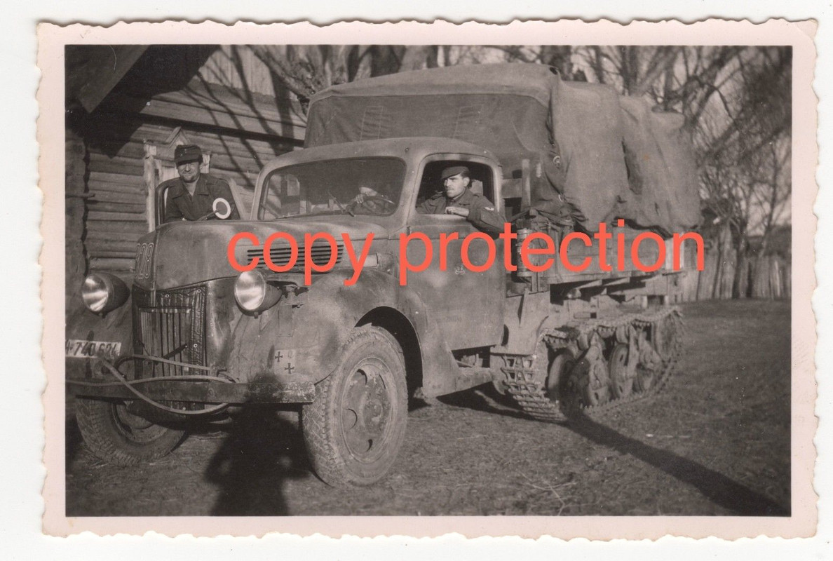 Orig. Foto Halbketten LKW Maultier Sturmgeschütz-Brigade 244 Tar