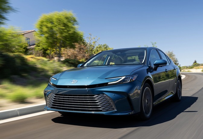 https://i.postimg.cc/jjXt3ZR5/camry.jpg