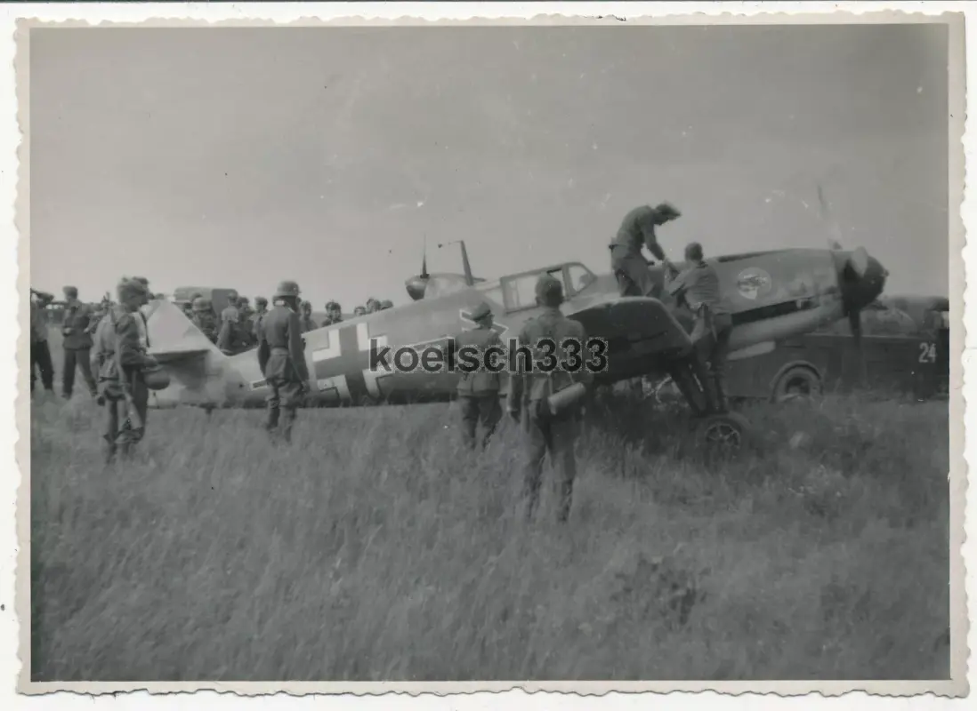 Foto Messerschmitt Bf 109 Flugzeug Staffel Wappen Jagdgeschwader 51 Luftwaffe (1)