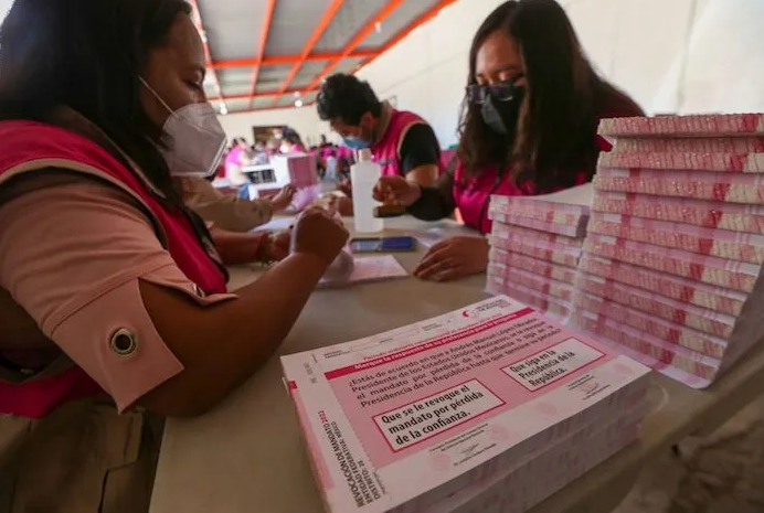 Consejero del INE dijo que hay 'violaciones' en jornada de revocación de mandato