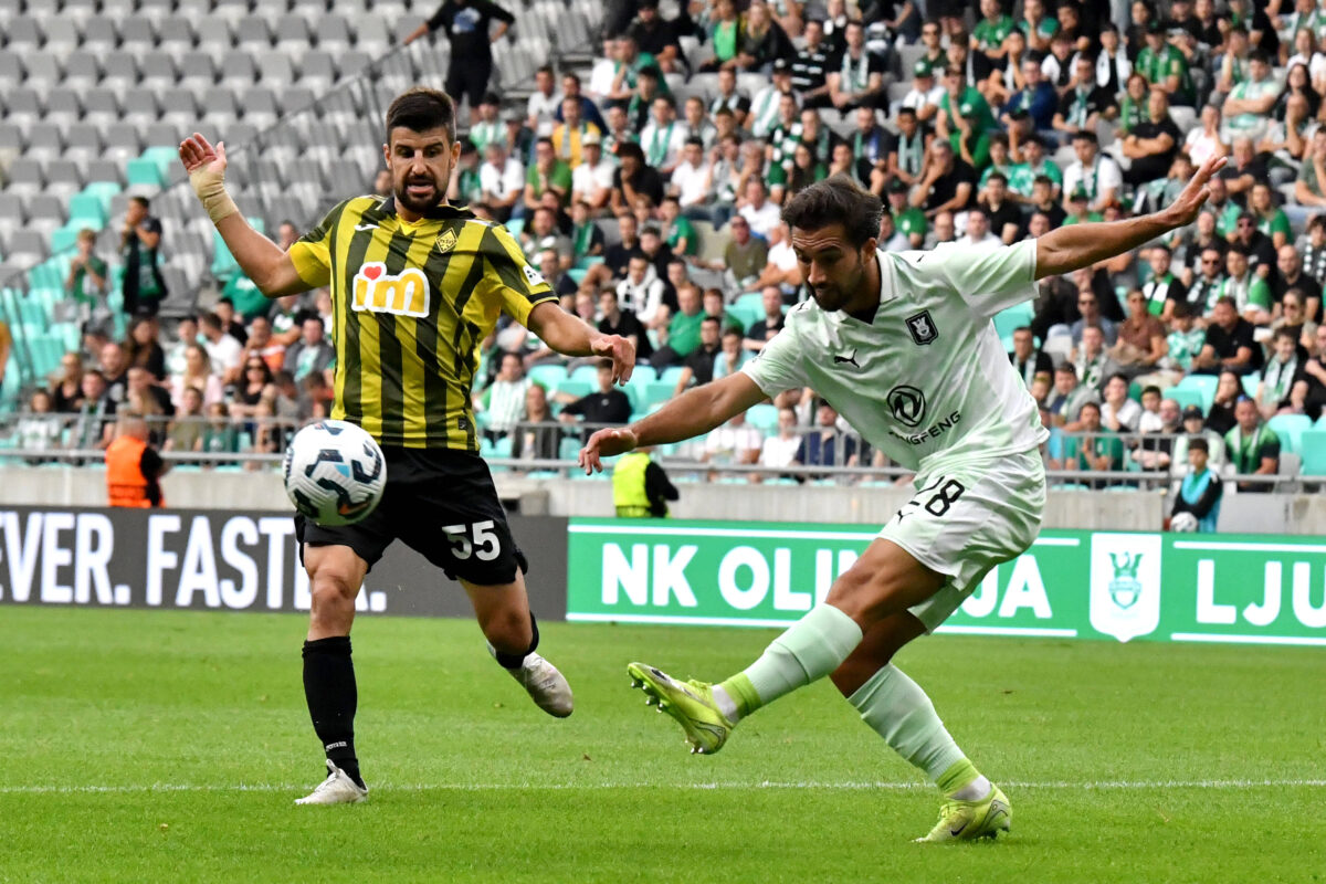 Slovan Bratislava vs Kairat Almaty, 01h15 ngày 13/08