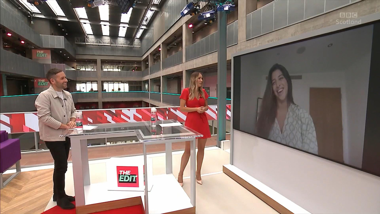 07.10 - 19.15.00 - The Edit  ᴺᵉʷ. Entertainment News And Chat With Am...-1.mp4_snapshot_04.19_[2021.