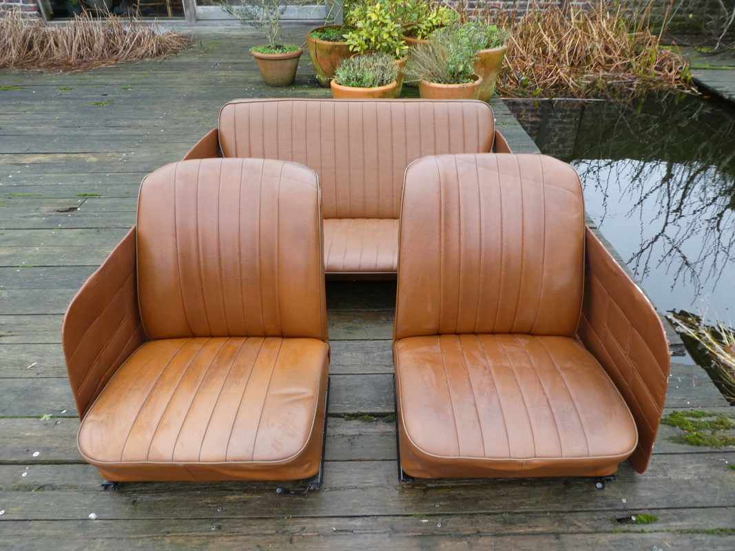 zetels - banquettes R1 -