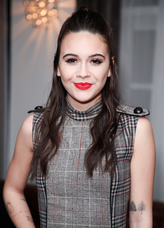 bea-miller-wolk-morais-collection-6-fashion-show-los-angeles-jan