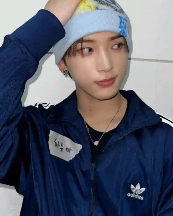 335fbb8eaa5f8e8313f3787f0ff68a8e_copy_576x720