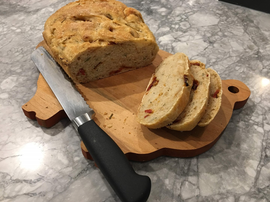 Roasted Garlic, Rosemary and Sundried Tomato No Knead Bread The