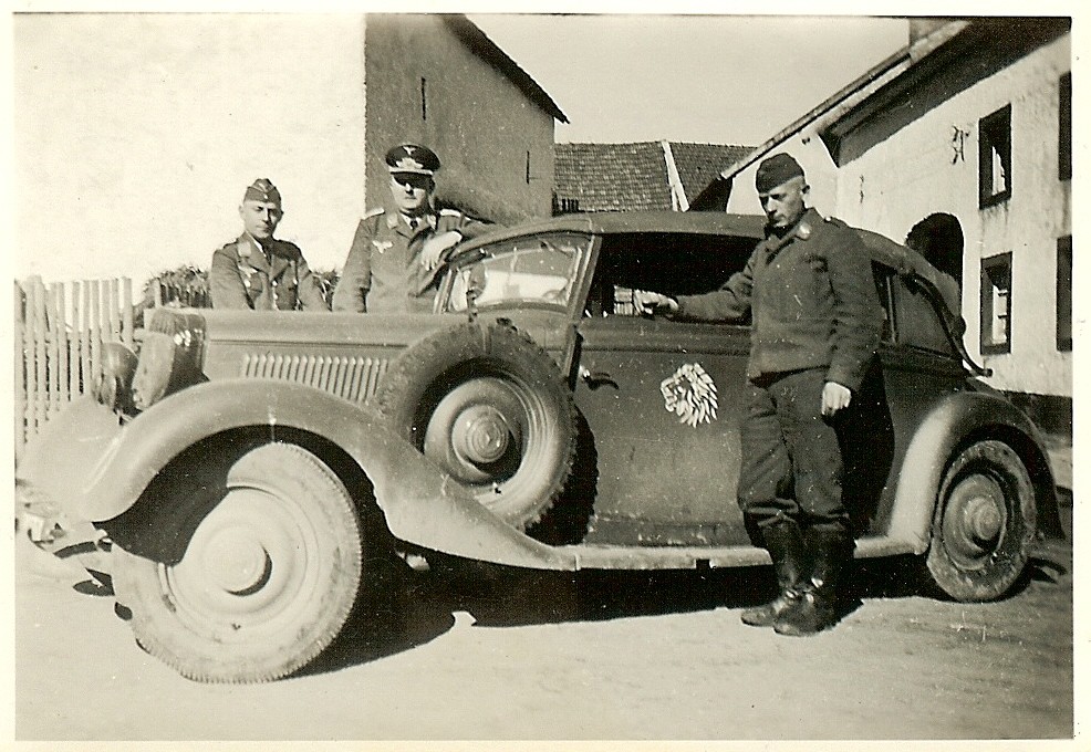 Luftwaffe Men w Kübelwagen Pkw Car w Lions Emblem; BRESLAU, Poland!