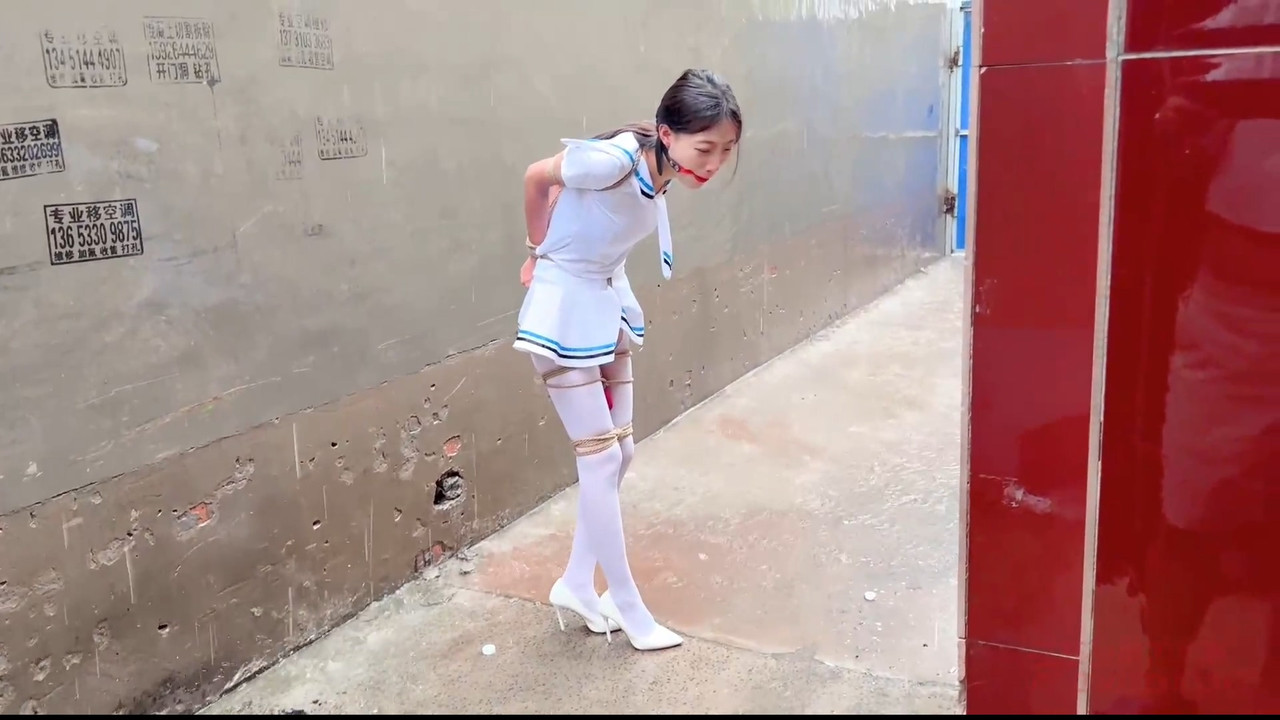 媚娘原创 在大雨中的束缚.mp4_20250808_084538.390