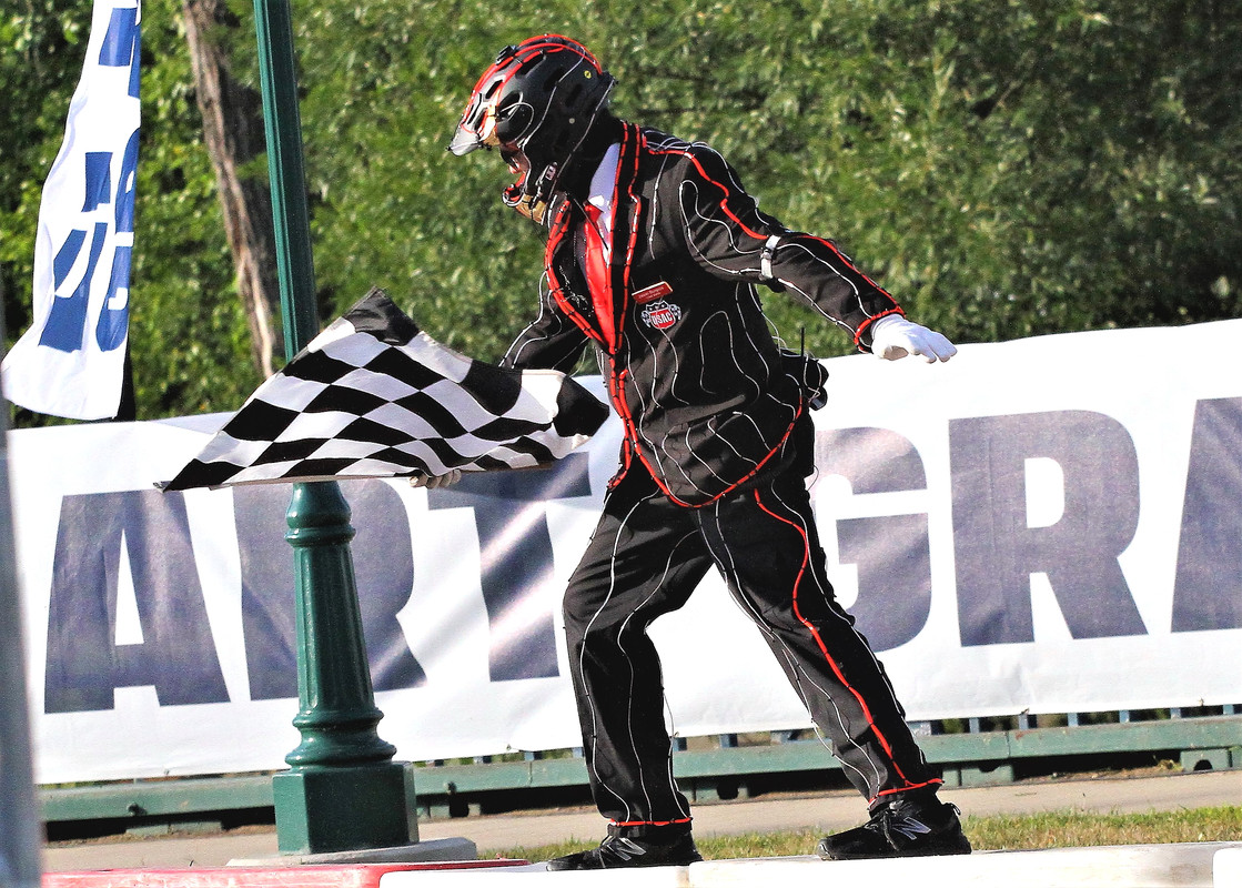 IMAGE: https://i.postimg.cc/jjhHcqJn/Elkhart-GP-finishline-official-5.jpg