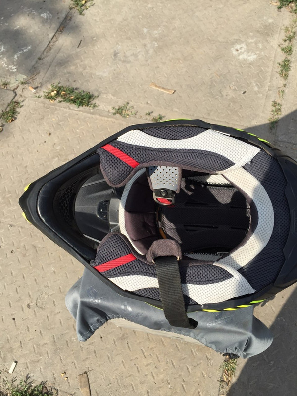 5AAE6779-9143-4576-B675-F512148BC1D1