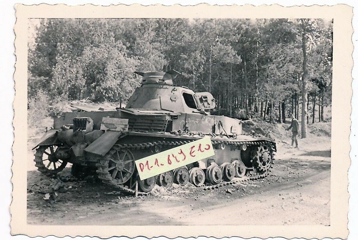 Wehrmacht Panzer zerstört bei TILLOY LES CONTY b. Amiens Juni 19