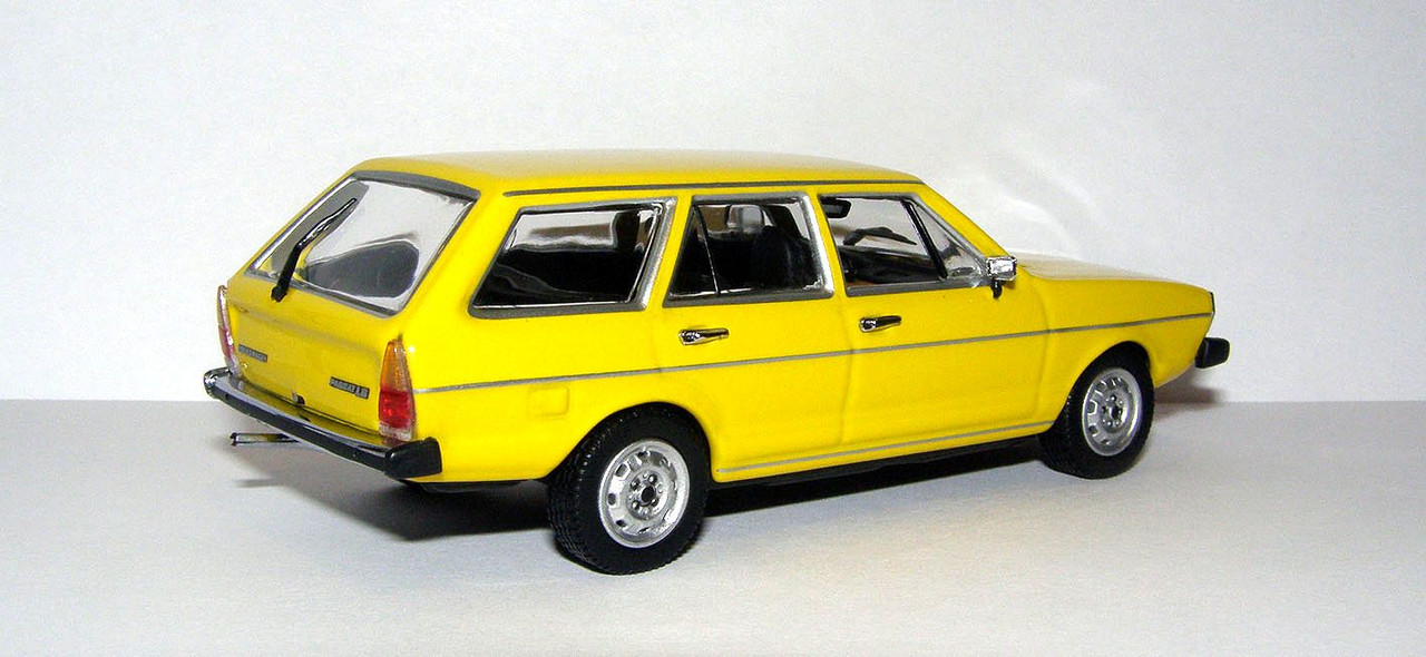 1974 Volkswagen Passat B1 LS Variant (Typ 32) (Minichamps 331 09