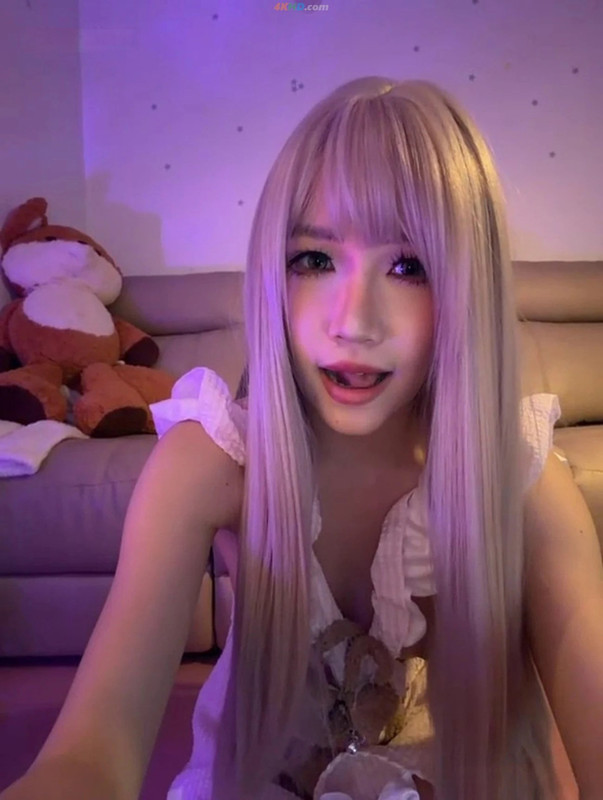 yoyo–美到炸裂20歲少女道具秀