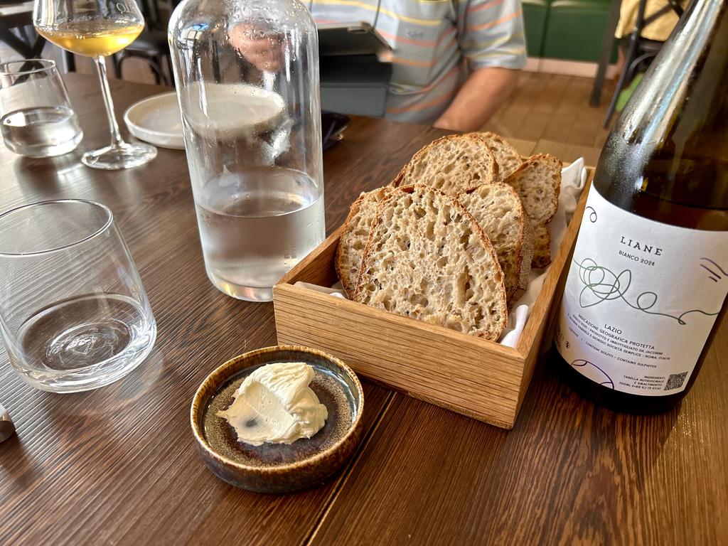 Жаркий сентябрь на побережье Тирренского моря.