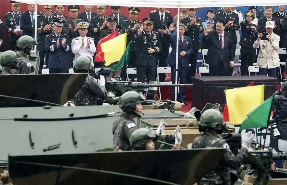 Corea del Sur demuestra todo su poder con gigantesco desfile militar