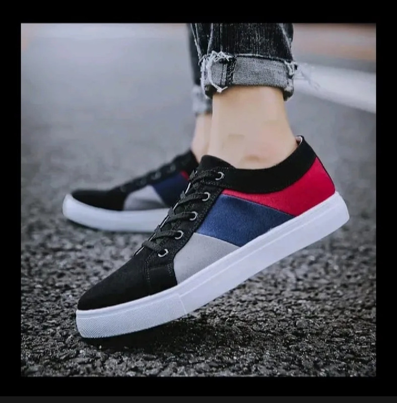 পুরুষদের জন্য নতুন ট্রেন্ডিং এবং নতুন কালেকশন কালো সাদা এবং ধূসর রংঙের মিক্সকালার ক্যাজুয়াল স্নিকার্স জুতা নতুন ডিজাইন জিতা