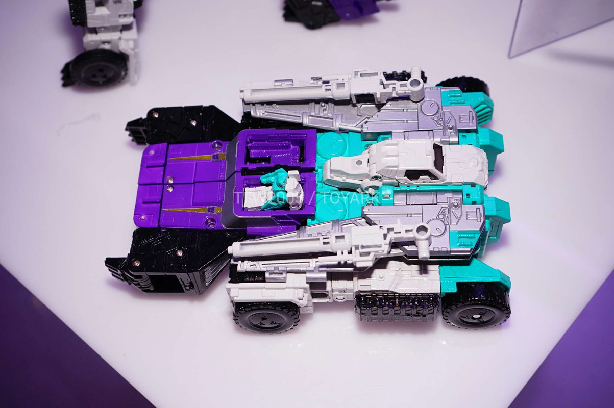 NYCC2016-Titans-Return-104